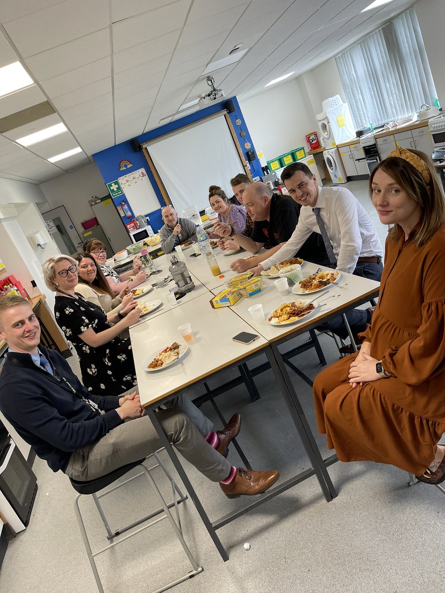 <a href="/LHSTechnologies/">LHS Technologies</a> staff lunch! 

It seems there are lots of budding chefs in the Technologies Department! 

<a href="/missblair_dt/">Miss Blair</a> @MissTaylorLHS <a href="/MrDarlingBusEd/">Mr Darling</a> @MrsMallochD_T <a href="/lhs_mrsjones/">LHS_MrsJones</a>