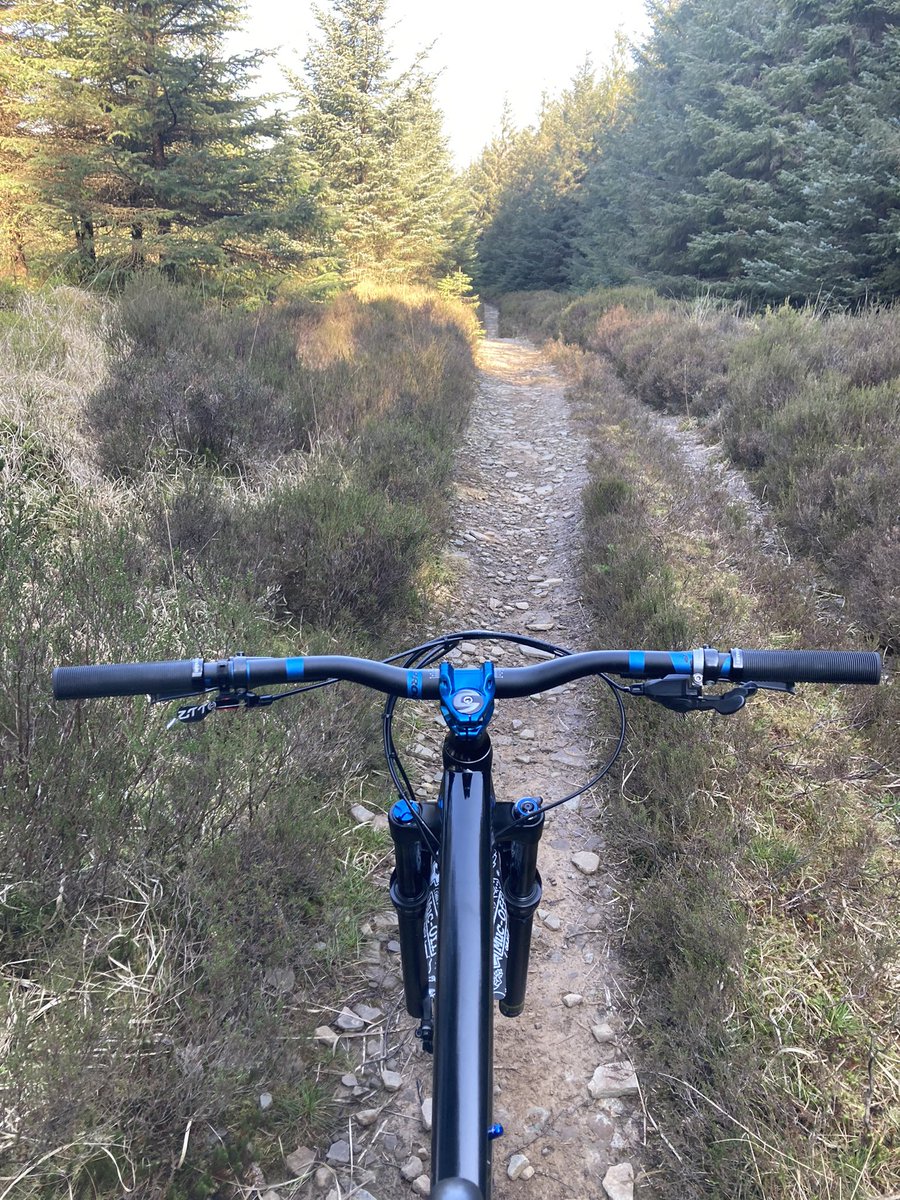 JulianJ80289895's tweet photo. Dare valley loop b4 work, absolutely stunning in the South Wales valleys again! ๐ด๓ ง๓ ข๓ ท๓ ฌ๓ ณ๓ ฟโ๏ธโฆ everything so dry and fastโฆ.๐จ๐ค๐#mtblife #totalmtb #walesneverfails #welshvalleys #ridehabit #lovewhereyoulive #darevalley #absoultemtb #lifebehindbars #welshviews https://t.co/h24eSYOORv