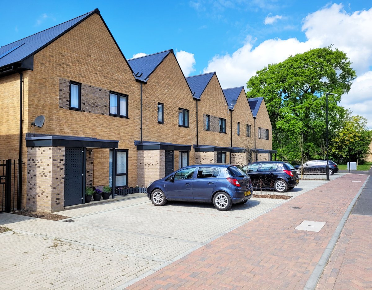 Visit to our latest scheme with <a href="/DrewSmithVistry/">Drew Smith</a>. 103 dwellings at former Oaklands School site, Lords Hill, ranging from from 1 bed apartments to 4 bed town-houses for <a href="/SouthamptonCC/">SouthamptonCC</a>. Another fantastic team effort by all involved. #housing #affordablehousing #placemaking