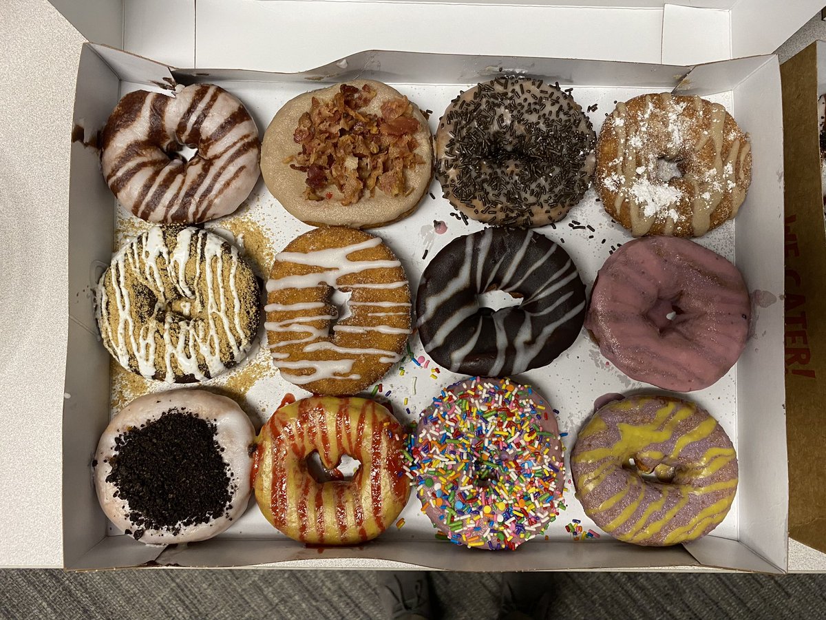 robertdkoch's tweet photo. Hooray for @McCollSchool faculty and staff! @DuckDonuts, coffee and juice in the Dean’s Suite…a little thank you for your work and recognition for McColl alumni showing up big at the graduate mixer a month ago during Reunion Weekend. #donutsdonutsdonuts https://t.co/pIZcsd5GAq