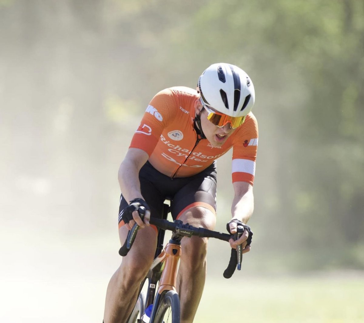 DAS Business Furniture tweet media