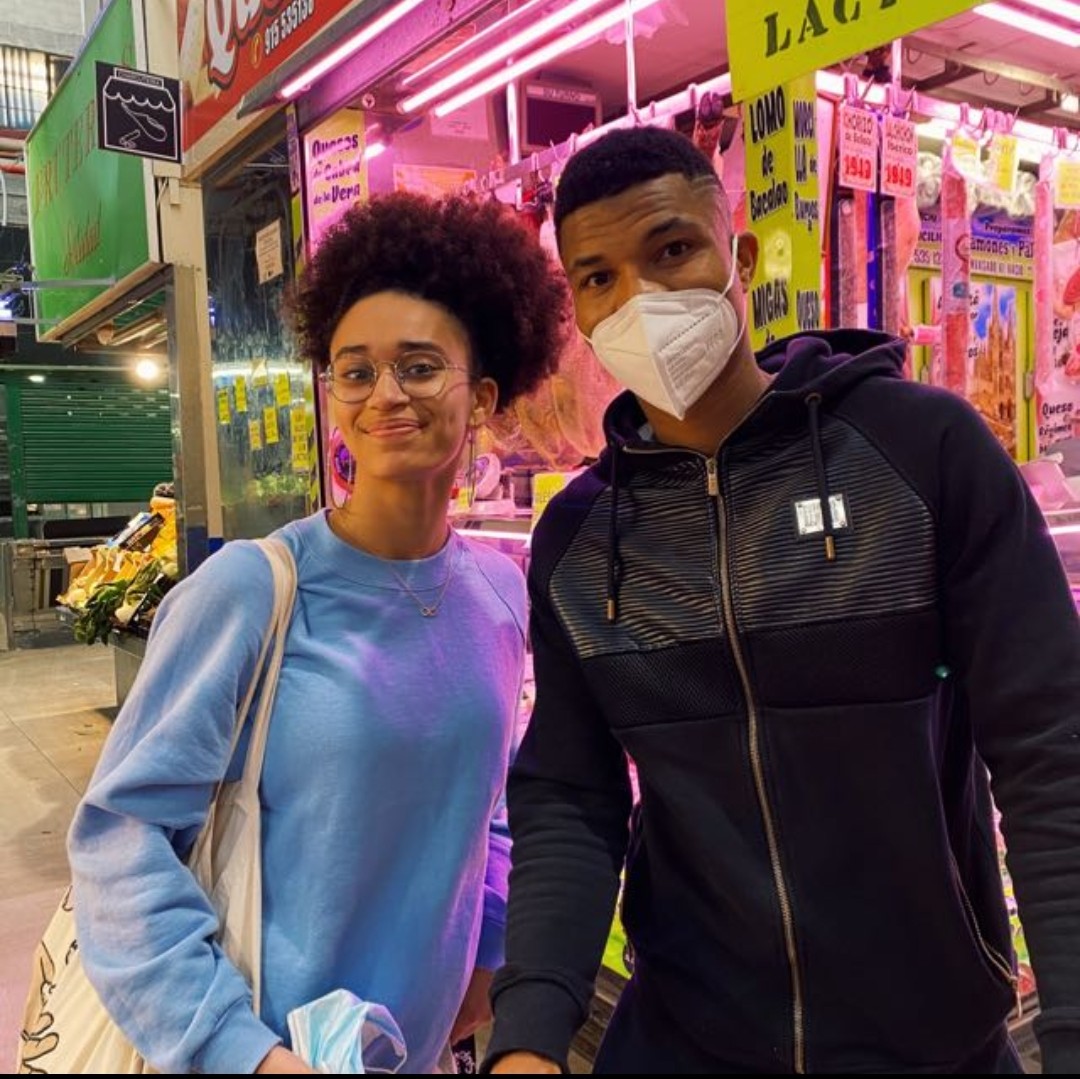 ObiEndele's tweet image. My daugther, Omonigho Ehielu Laura con Reinildo Mandaba, en el Mercado de Maravillas, Cuatro Caminos. 🇦🇹❤️🇦🇹