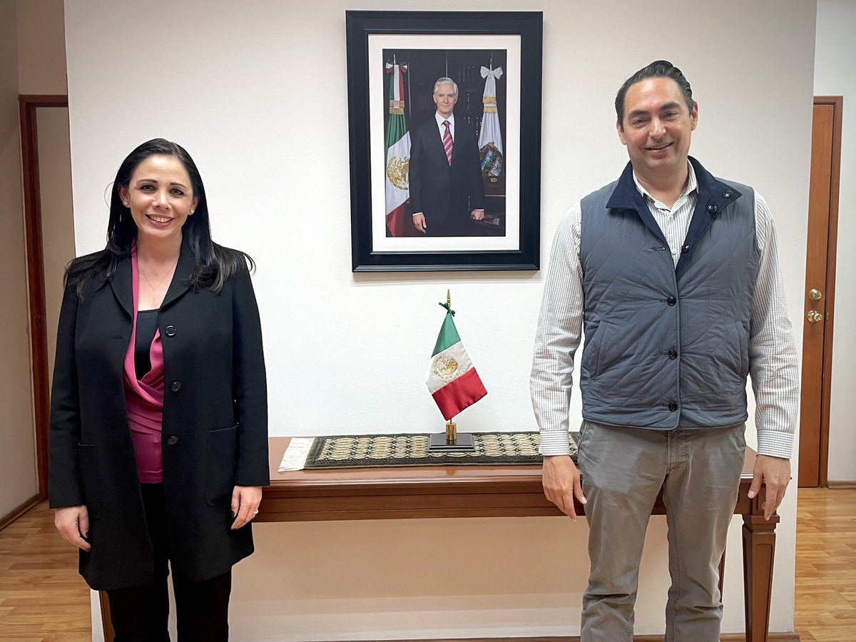 Me reuní con <a href="/LailaChemor/">Laila</a> Directora de Desarrollo Económico del H. Ayuntamiento de #Toluca, con quien estaré trabajando de la mano en una agenda que fortalezca el desarrollo económico de la entidad.