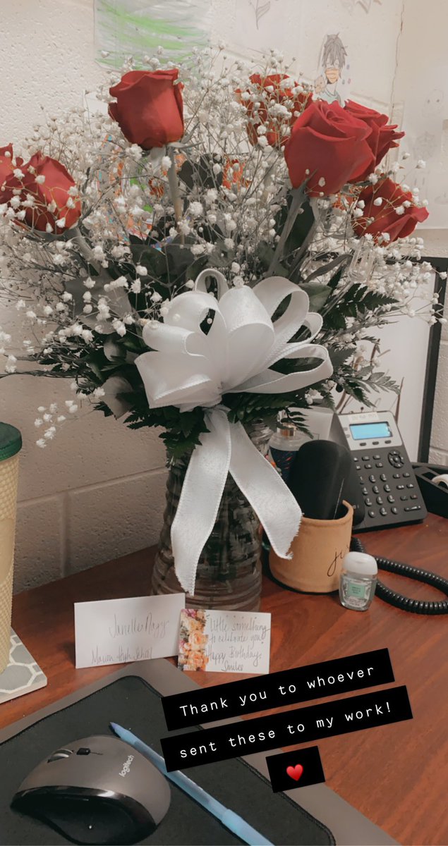 janellenagy5's tweet photo. Flowers on my birthday from a no name? Well thank you anyways to whoever you are! https://t.co/6znDbK5g9O