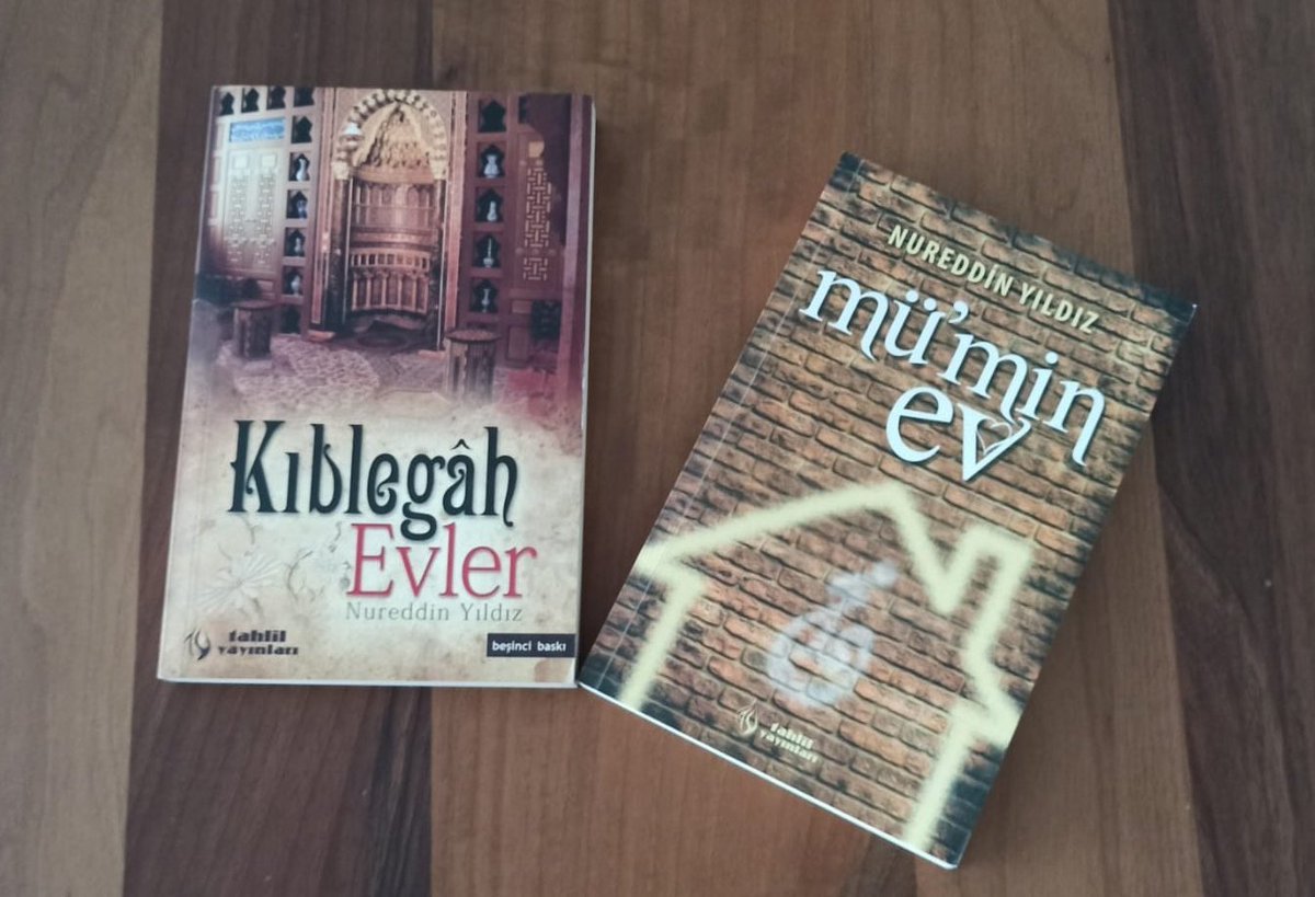 kitap_izi's tweet photo. Hediye #Kitap
Bir kişiye Nureddin Yıldız'ın  görseldeki 2 kitabı hediye.

Yapmanız Gerekenler
1️⃣ @kitap_izi hesabını takip
2️⃣ Twiti RT
Sonuçlar 29 Nisan Cuma saat 23:00 'de açıklanacak.

#kitap #çekiliş #Hediye https://t.co/vdpD5otlGY