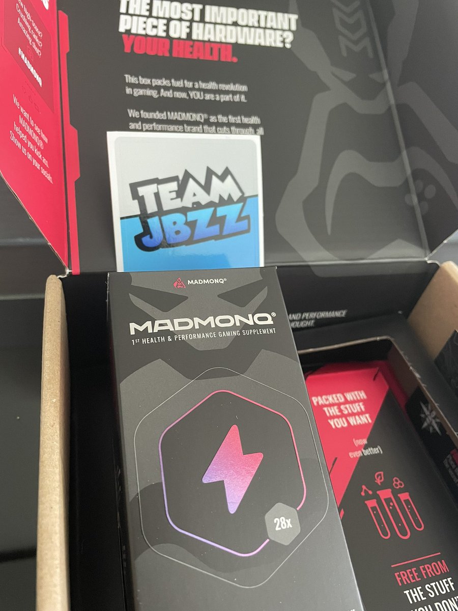 mgeoffray's tweet photo. .@madmonq @jbzzed Merci pour le cadeau! 💪 https://t.co/ElKioarJAJ