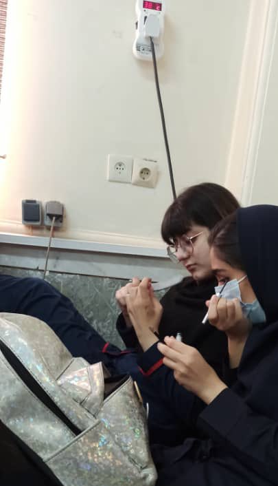 Gh20Shirin's tweet photo. @_another_moon_ ما یه لول بالاتریم 😂🦦 https://t.co/3GFAFRVSsD