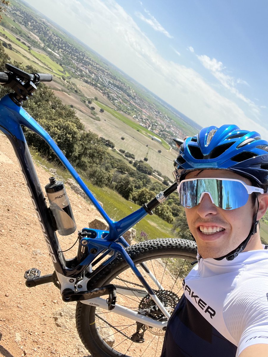 Un buen entreno con postureo incluido! 😂
Good training day with some "postureo" included🚵🏽‍♂️