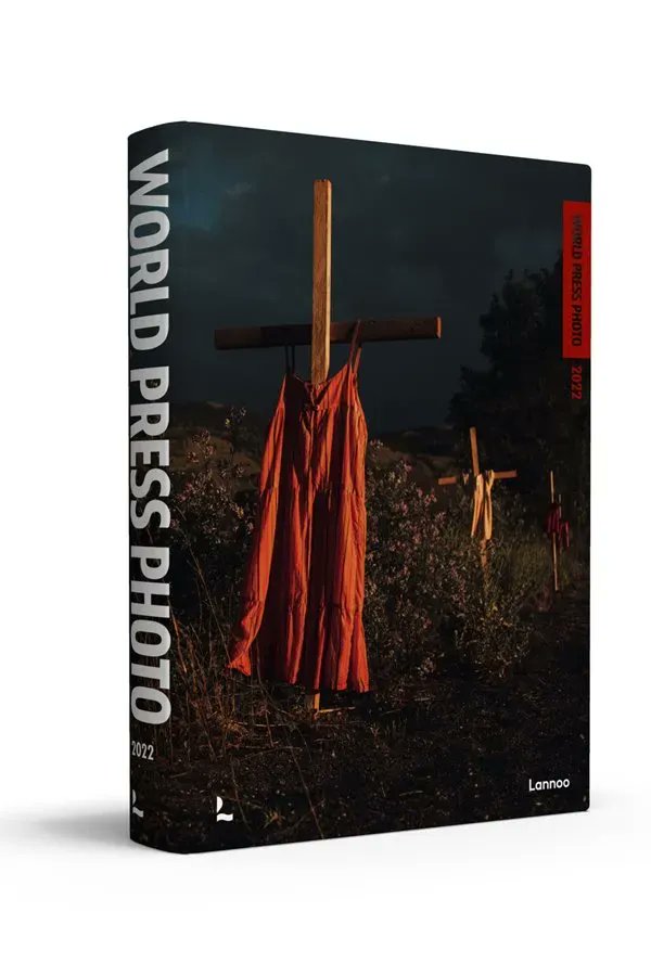Available soon: the World Press Photo Yearbook 2022, showcasing the best &amp; most important photojournalism and documentary photography from the past year, will be available from early May! Learn more and pre-order the book: bit.ly/3tdUKLb #WPPh2022