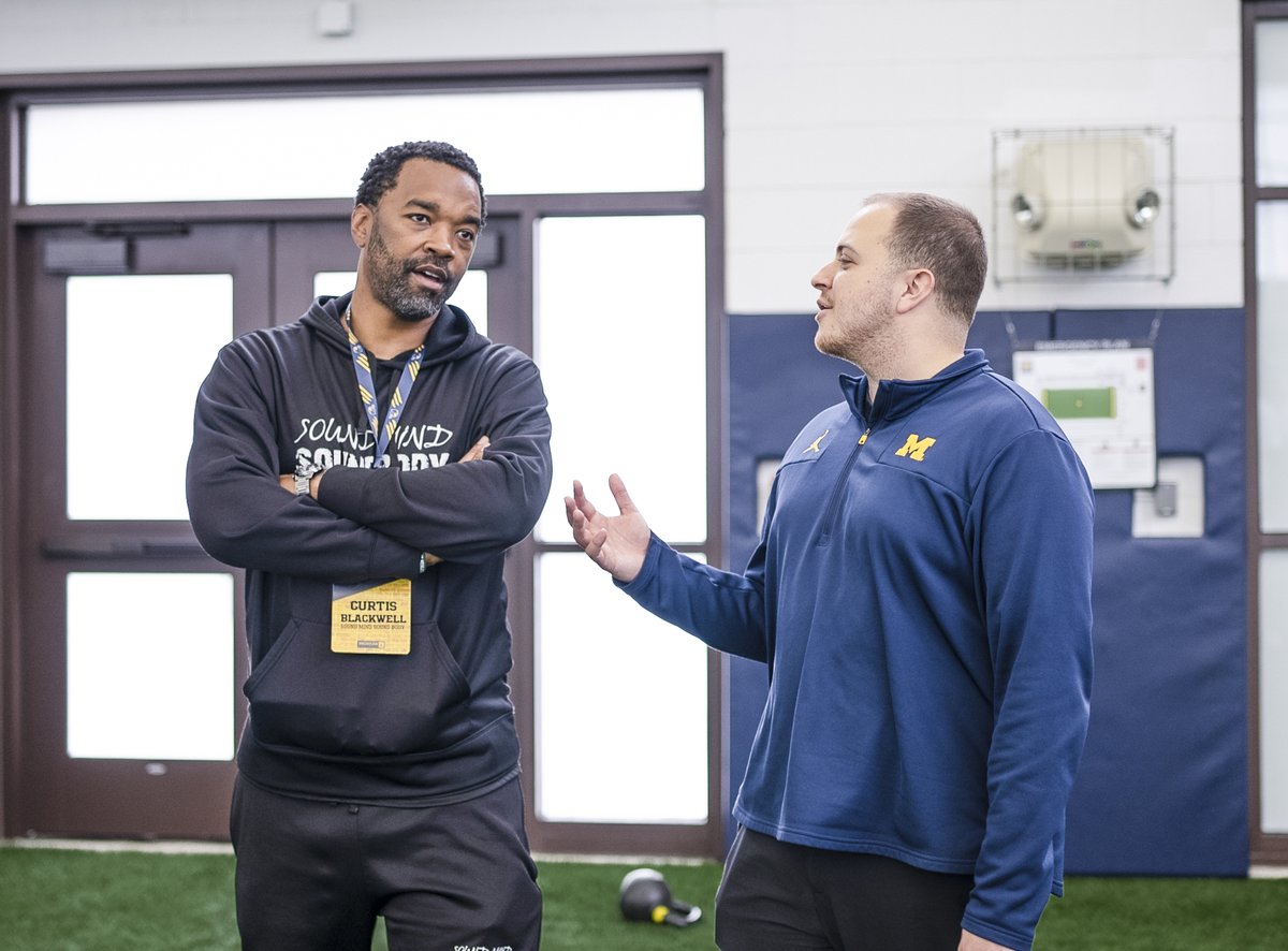 UMichFootball's tweet photo. A Great Night of Football!
Thanks to the Horatio Williams Foundation and Sound Mind Sound Body for bringing youth and high school coaches from Detroit out to spend time with our team and staff.

#GoBlue 〽 https://t.co/DD2rXHTvU1