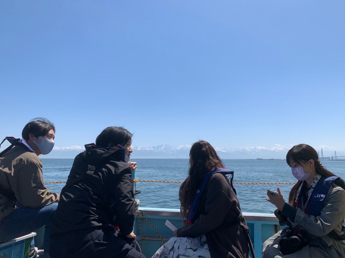 tp_careertabi's tweet photo. \白エビ漁場見学と食体験/
2日目の選択型体験では、船で海に出て漁場を見学しながら漁師さんからお話を伺いました🦐
その後は殻剥き体験をして実食！！
白エビが食べられる姿になるまでにこんな苦労があるんですね、、と実感しました👏

#キャリ旅
#TRAPOL https://t.co/PIMkkB6NYr