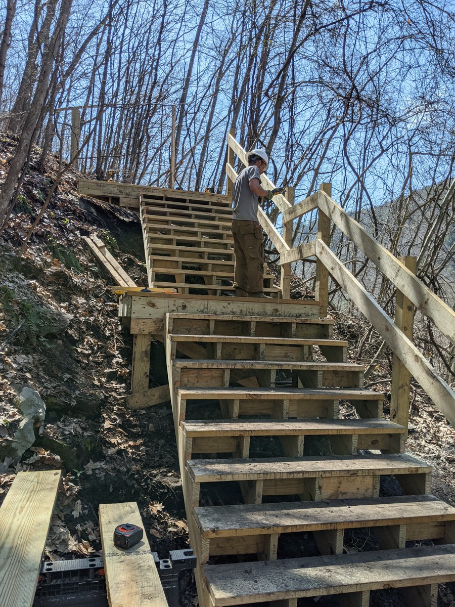 RovingTrailCrew's tweet photo. Yesterday we said goodbye to #LeonardHarrisonStatePark. We'll be back next week for our 3rd and final hitch building the #TurkeyPath reroute! #PAOutdoorCorps @DCNRnews
📸: @NickelsOnTrail https://t.co/WU3Yeh7aha