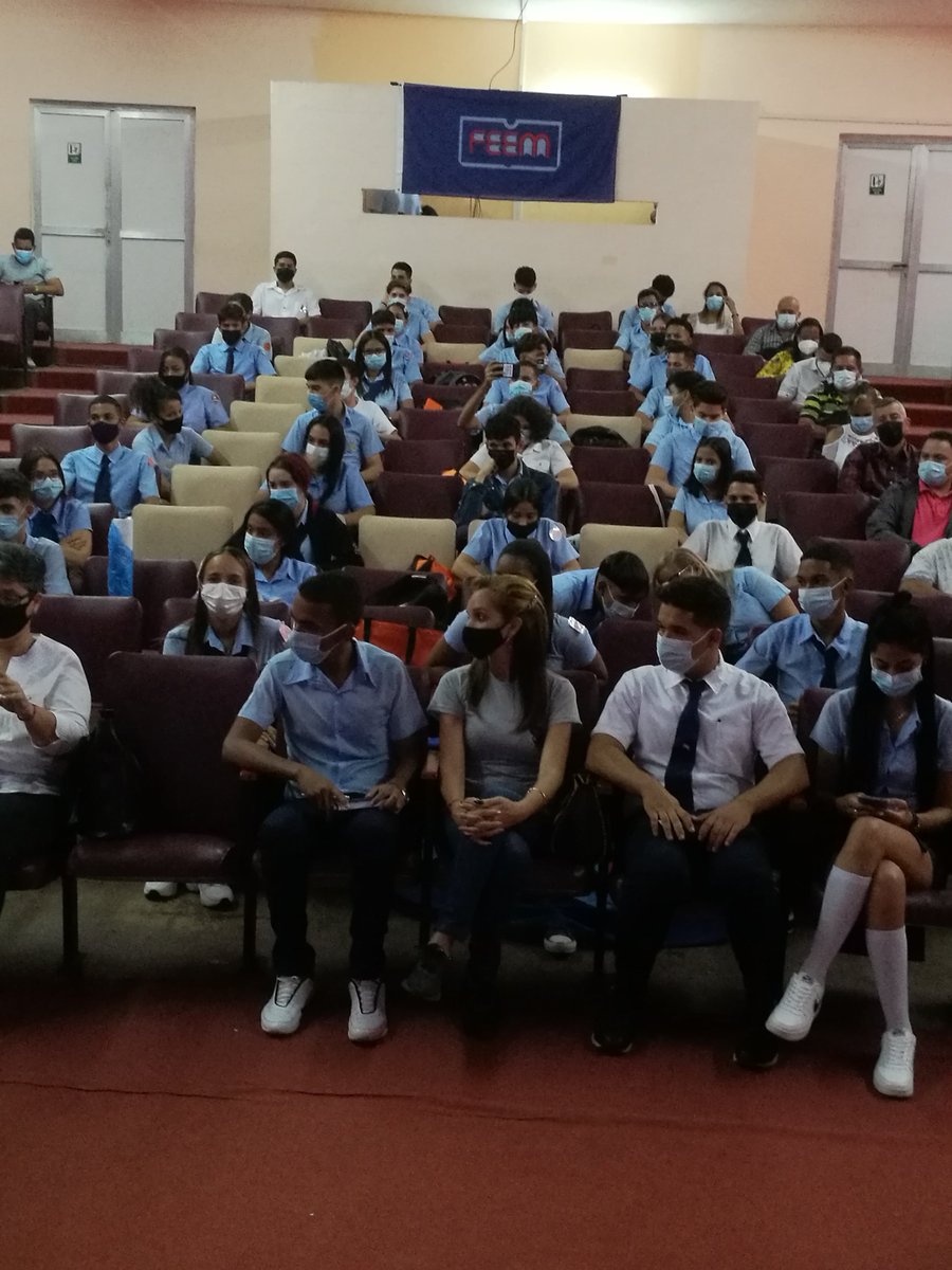 Primer Encuentro Nacional de los IPVCE. Intercambio con científicos del CIGB, visita a la UH, Centro Fidel Castro, Memorial de la Denuncia, talleres y otras actividades,forman parte del programa #CubaEduca <a href="/DiazCanelB/">Miguel Díaz-Canel Bermúdez</a> @JorgeLuisPerd20 <a href="/JLBrocheLorenzo/">Jorge Luis Broche Lorenzo</a> <a href="/BioCubaFarma/">BioCubaFarma</a> <a href="/citmacuba/">Ministerio de Ciencia, Tecnología y Medio Ambiente</a>