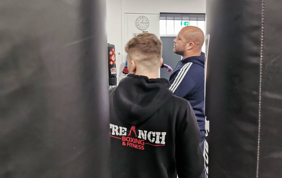 PSOSDunfermline's tweet photo. @qahsinfo @DunfermlineHS @WoodmillHigh @stcolumbasfife @IHSupdates @FifeActiveSch @trenchboxing Punch Beyond stepped back into the ring.
@IHSupdates kicked off our first session @trenchboxing
Improving Fitness βοΈ
Supporting Wellbeing βοΈ
Challenging Conflict βοΈ
#PunchBeyondYourLimits https://t.co/c86mtyMVcn