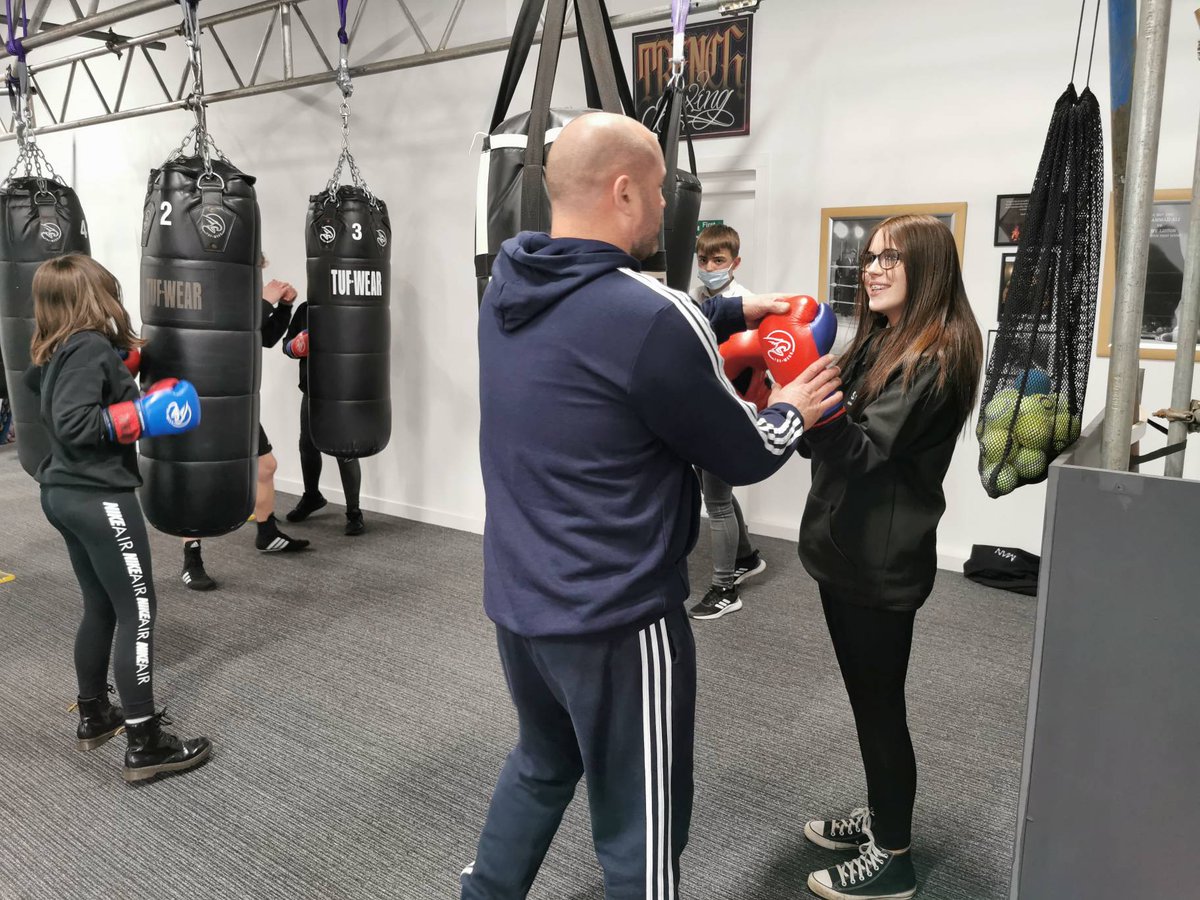 PSOSDunfermline's tweet photo. @qahsinfo @DunfermlineHS @WoodmillHigh @stcolumbasfife @IHSupdates @FifeActiveSch @trenchboxing Punch Beyond stepped back into the ring.
@IHSupdates kicked off our first session @trenchboxing
Improving Fitness βοΈ
Supporting Wellbeing βοΈ
Challenging Conflict βοΈ
#PunchBeyondYourLimits https://t.co/c86mtyMVcn