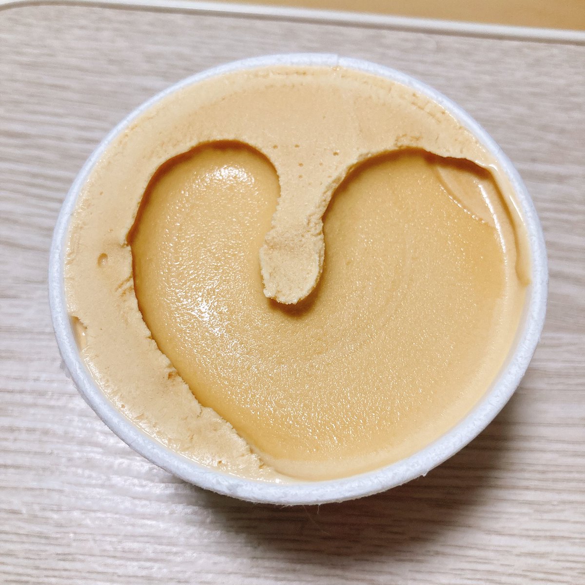 tititihiro's tweet photo. 今までたっくさんハーゲンダッツ食べてきたけど、ハート型と呼べるのは初めてかもしれない🤤
ヘブンリーキャラメルうっま https://t.co/47frGOe5Gw