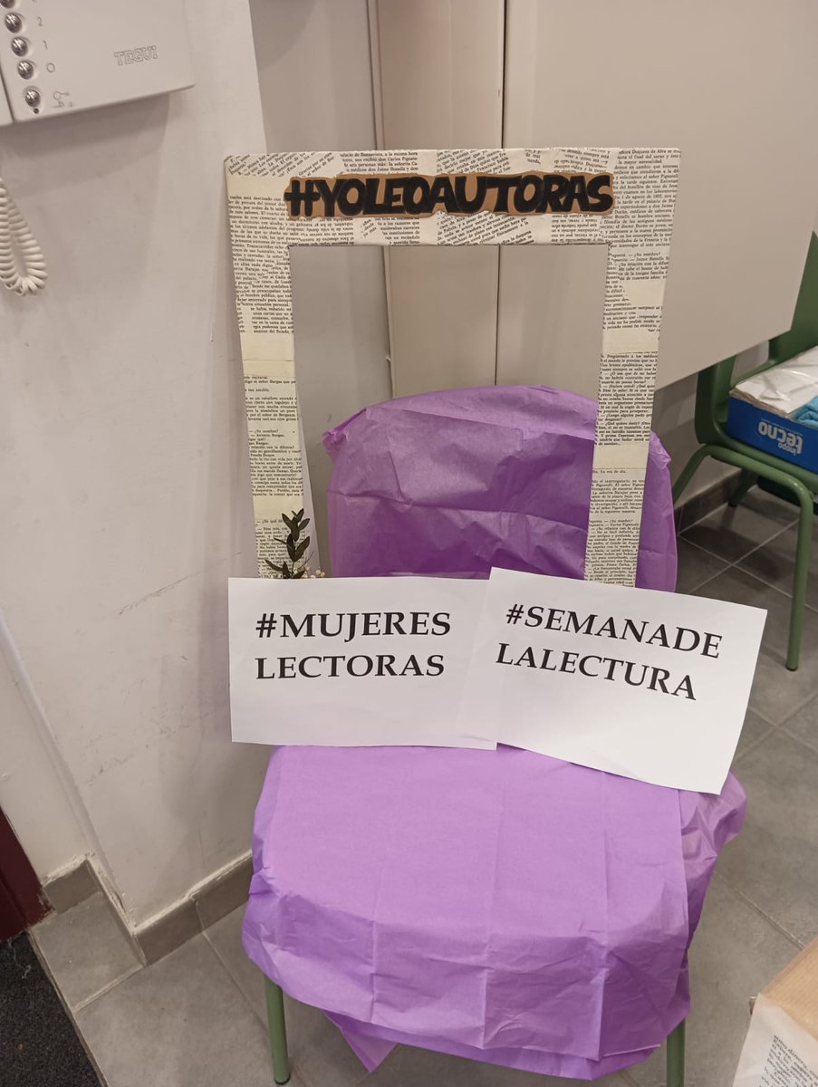 ColegiosElValle's tweet photo. Montamos nuestro propio #KioscoLiterario con motivo de la #SemanadelaLectura, donde el tema principal es #MujeresLectoras, #MujeresEscritoras 📚✍️
#ColegiosElValle #YoleoAutoras #ProyectoLector #ProyectoAlejandría #ESO #LTB #ElValle https://t.co/55cCwsmCiY