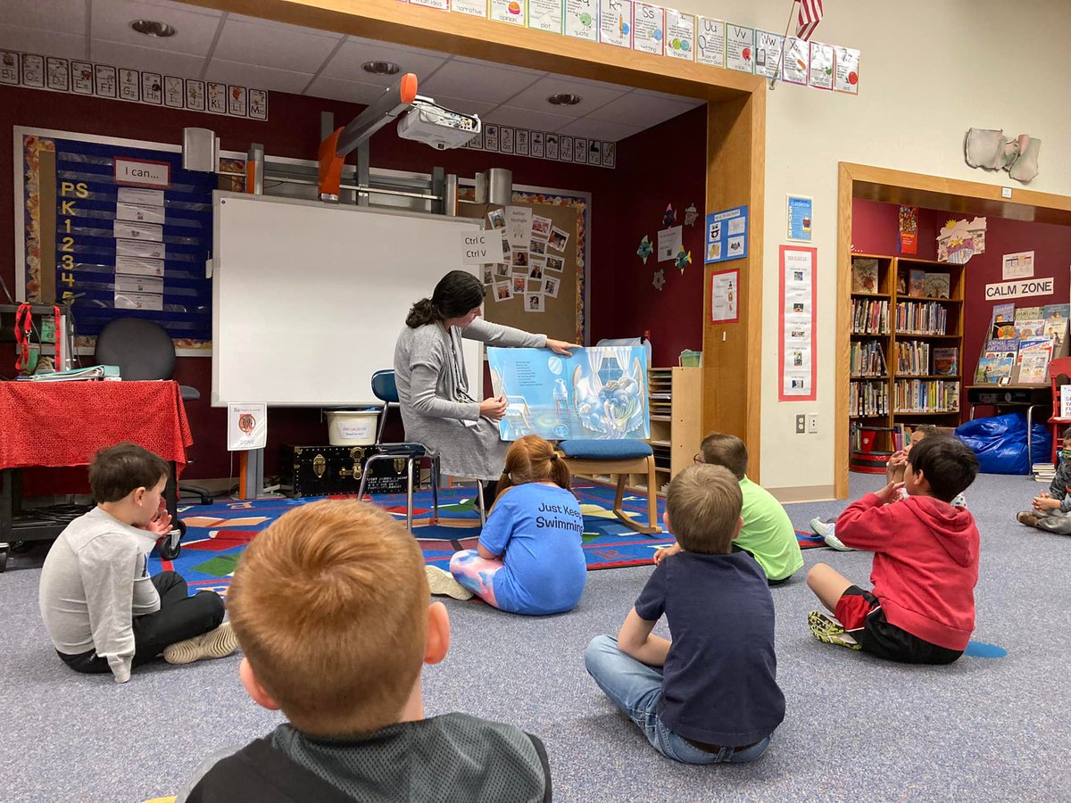 usd305libraries's tweet photo. Sunset Library had some special guest readers come in this week. What an awesome way to celebrate School Library Month! #why305 #305Libraries https://t.co/f6lLYK2szD