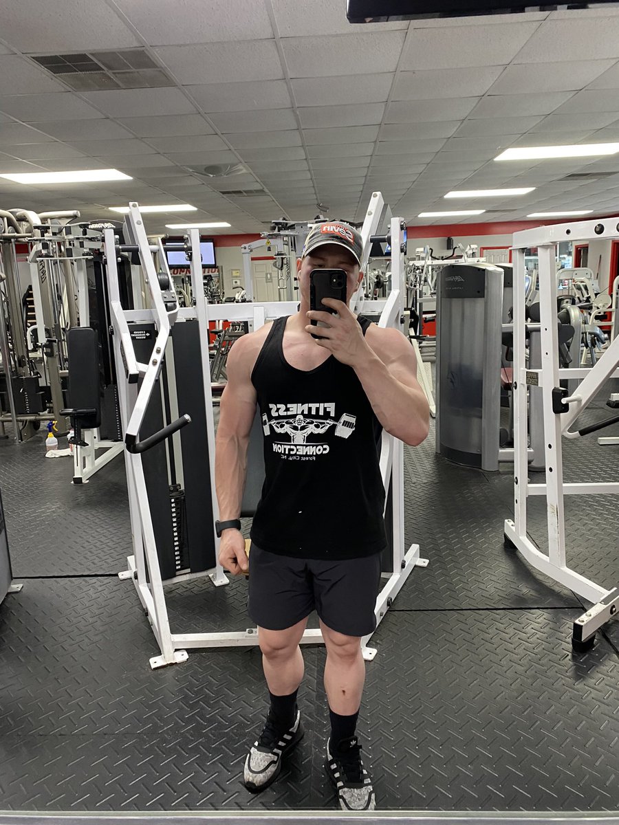 Cheddabobby55's tweet photo. Did you lift today? https://t.co/UdSJ4nuPGx