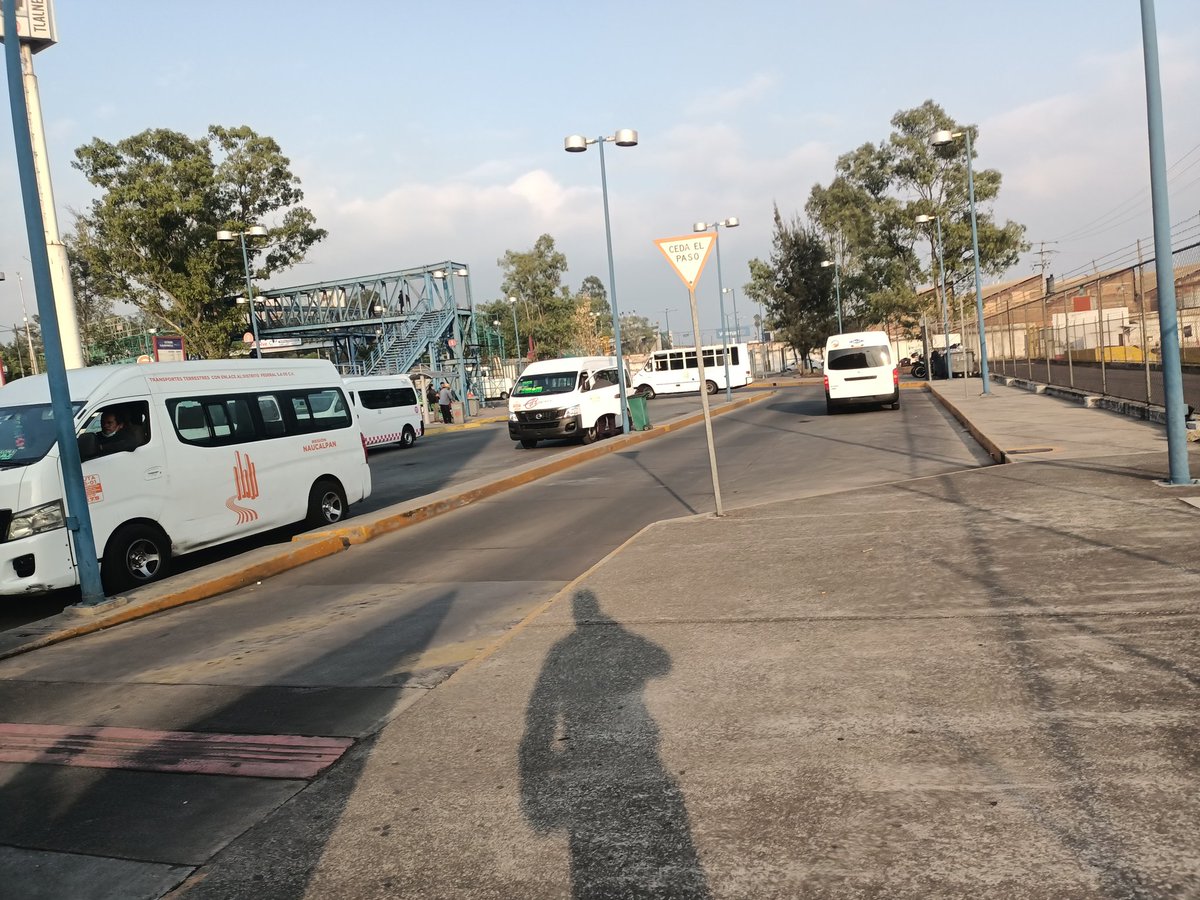 SanxPM's tweet photo. Ustedes me ven muy normal pero vivo en el @Edomex y aquí el transporte público no tiene placas.
@SEMOV_Edomex 
@alfredodelmazo 
#GobiernoDeInutiles https://t.co/67pWfX0dyq