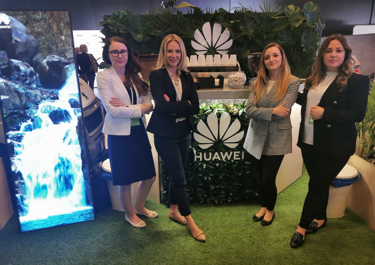 AlicjaTM's tweet photo. Women #greenpowerment na @EECKatowice 💚🦾
#womenintech #EEC2022 https://t.co/nlMMyXkuUT