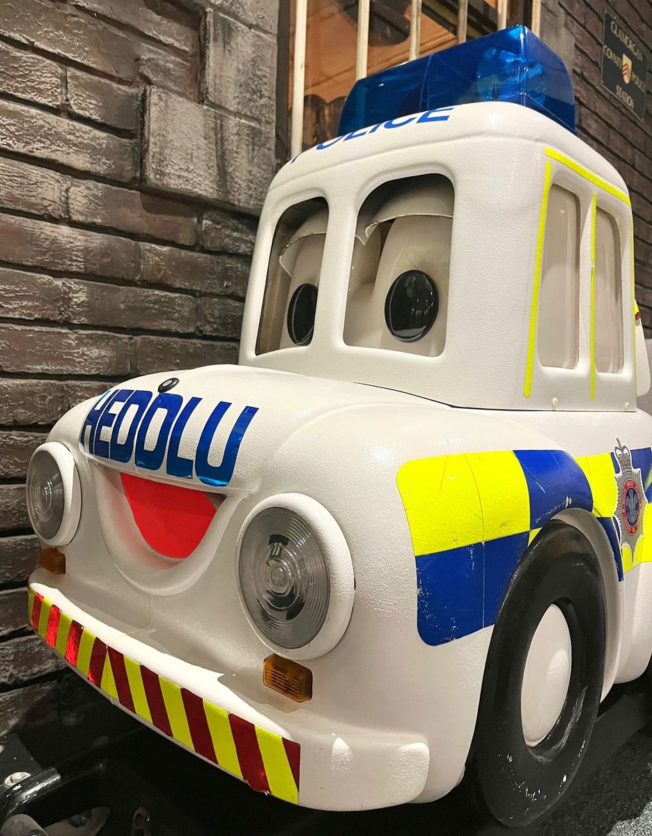 South Wales Police tweet media