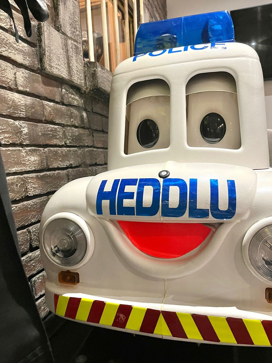 South Wales Police tweet media