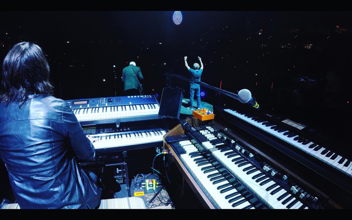 Loren Gold tweet media