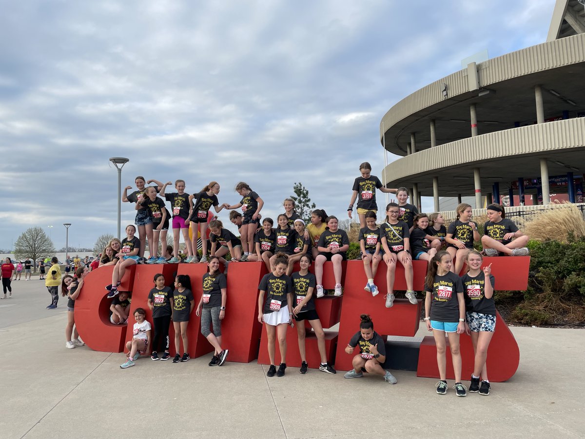 Ray Marsh girls running club 5k <a href="/GEHAField/">GEHA Field at Arrowhead Stadium</a> was so much fun! So proud of the girls hard work! <a href="/RayMarshSMSD/">Ray Marsh Elementary</a>