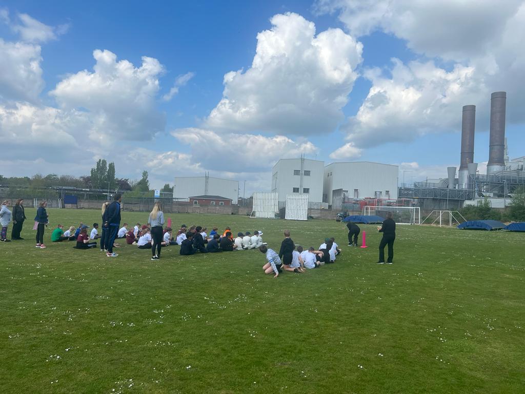 ValeRoyalSSP's tweet photo. Another great day of Cricket with @CheshireCB @wpcc
Y3/4 children playing Diamond and Y5/6 playing Dynamos Cricket means we can help them learn the skills and then test them competitively - great resources for teachers to pick up too through @chance2shine #reframecompetition https://t.co/FJxgDPKqSv