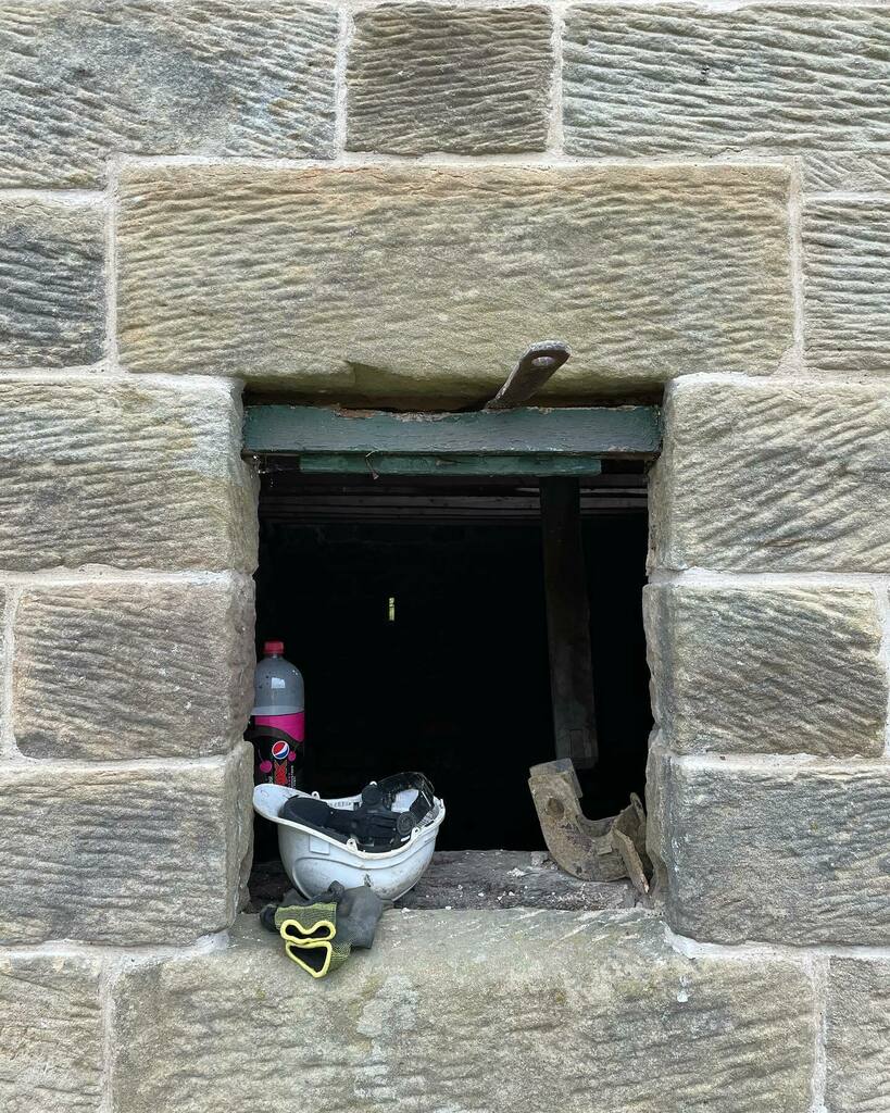 Hot lime repointing in the <a href="/northyorkmoors/">North York Moors NP</a> .
.
#hotlime #repointing #nymnp