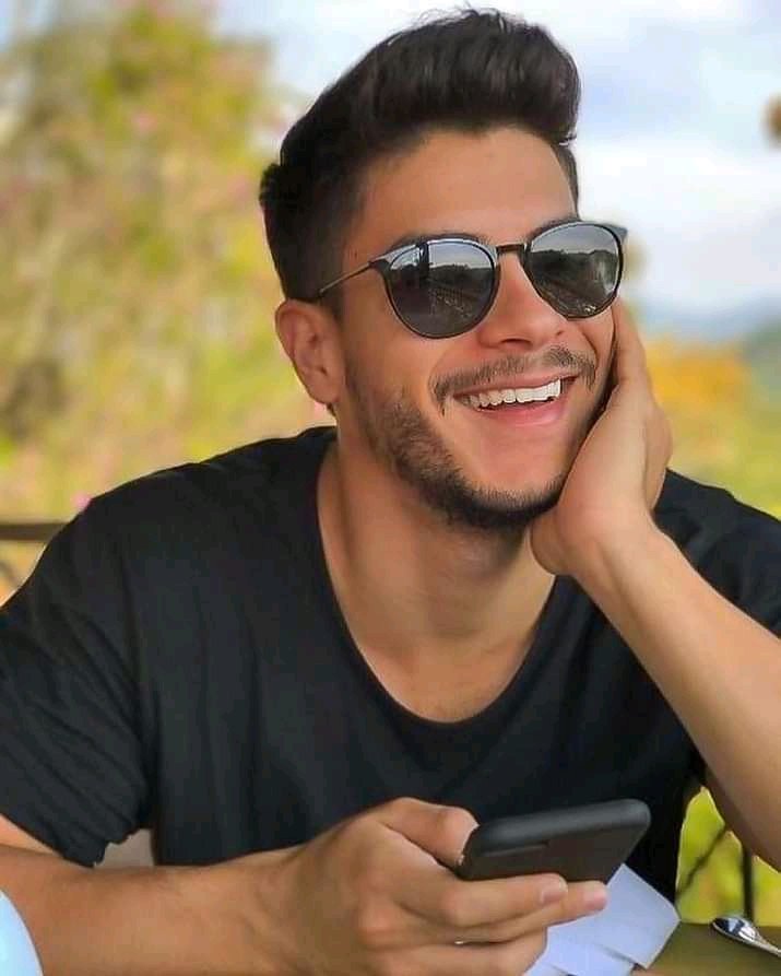 Daniela28155042's tweet image. Gente não vamos dar palco  pra esses ex BBB que os programas leva para falar mau do Arthur vamos no Gshow nossa resposta é lá #ARTHURAGUIARCAMPEAO