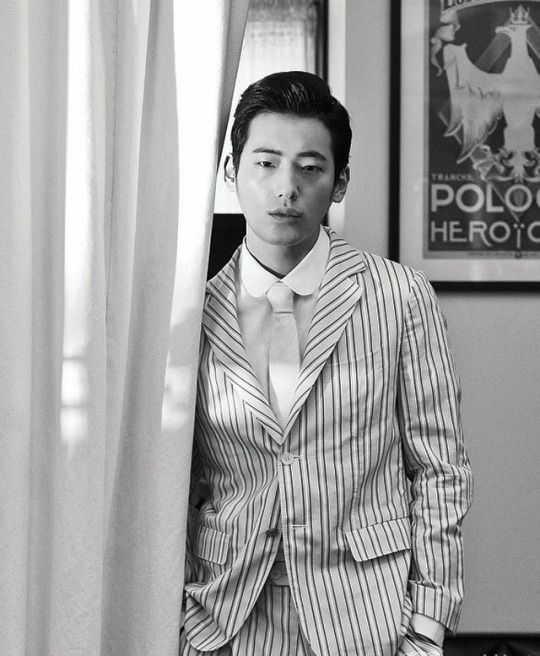 SH0NMINHO's tweet photo. I love wearing a well tailored suit. A masterpiece. https://t.co/EkqMLqDzQy