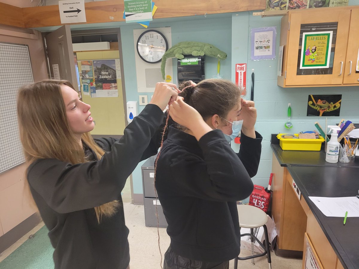 OakSciMatters's tweet photo. Forensics class looking at Identifying Individual Characteristics https://t.co/vEup3mDZ1d