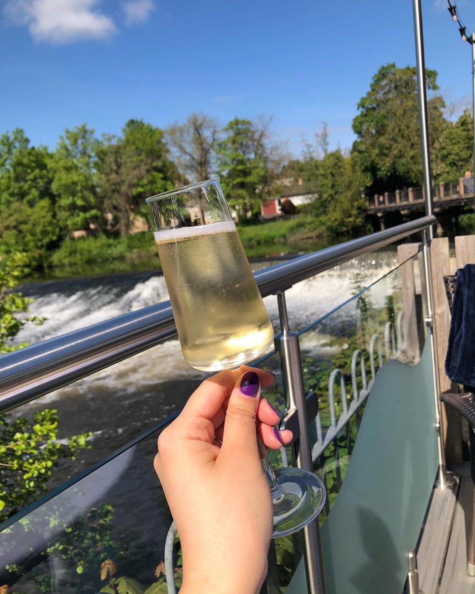 ✨🥂✨

Want to enjoy a glass of bubbly on the terrace on your next visit to Darleys?

Let us know your preferences in the comments section when making your booking online!

Click here to book: darleys.com/book
