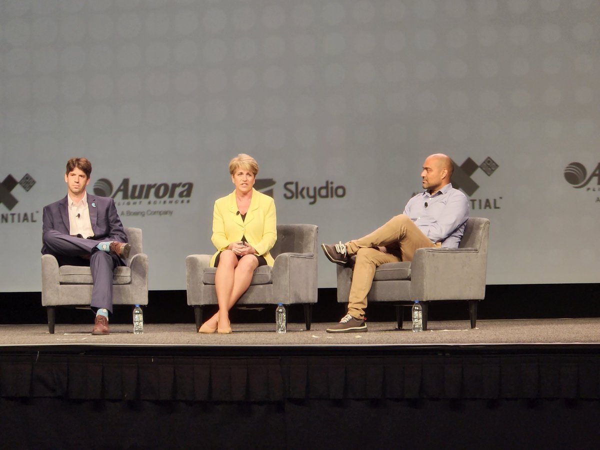 PerceptoDrones's tweet photo. Good morning from @AUVSIFlorida @AUVSIshow, keynote is now live with @insideFPL Eric Schwartz, Percepto's CCO @AvitanAriel and moderator Beth Kigel. Sharing some industry-changing news!
#xpo22 #auvsi #xponential #xponential22 #percepto #drones #autonomousdrones #droneinabox https://t.co/oX0VcrH3xk