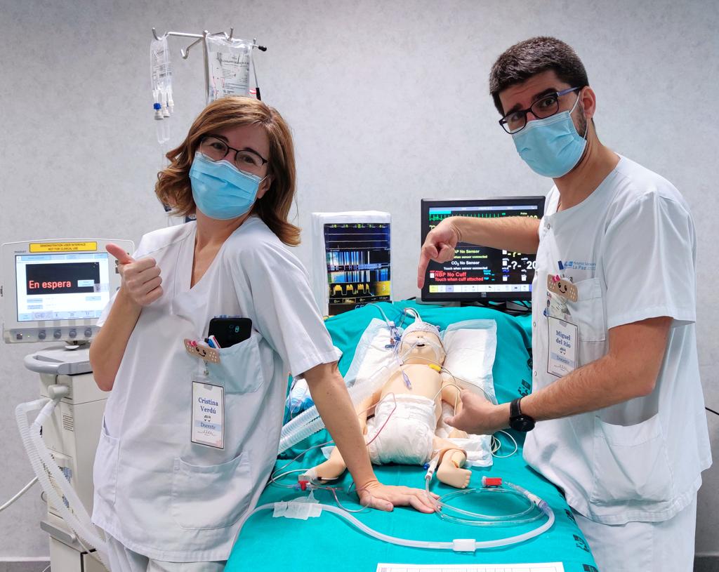 delrioPICU's tweet photo. Y gracias a @cristivs2 por el gran trabajo que haces siempre en este escenario 🙌🏻

#PedsICU #PedsSim @ONT_esp #HospitalLaPaz #donacion #trasplante https://t.co/fhPmh5yAeL