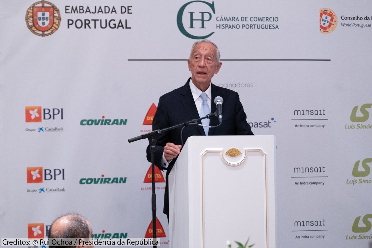 CdDiaspora's tweet photo. Presidente da República partilhou visão sobre relações Portugal / Espanha e desafios da Europa e do mundo, num jantar organizado pela Câmara Hispano Portuguesa e pelo Conselho da Diáspora Portuguesa, com a presença de 170 empresários e gestores dos dois países, em Madrid. https://t.co/N633r9R2Uk