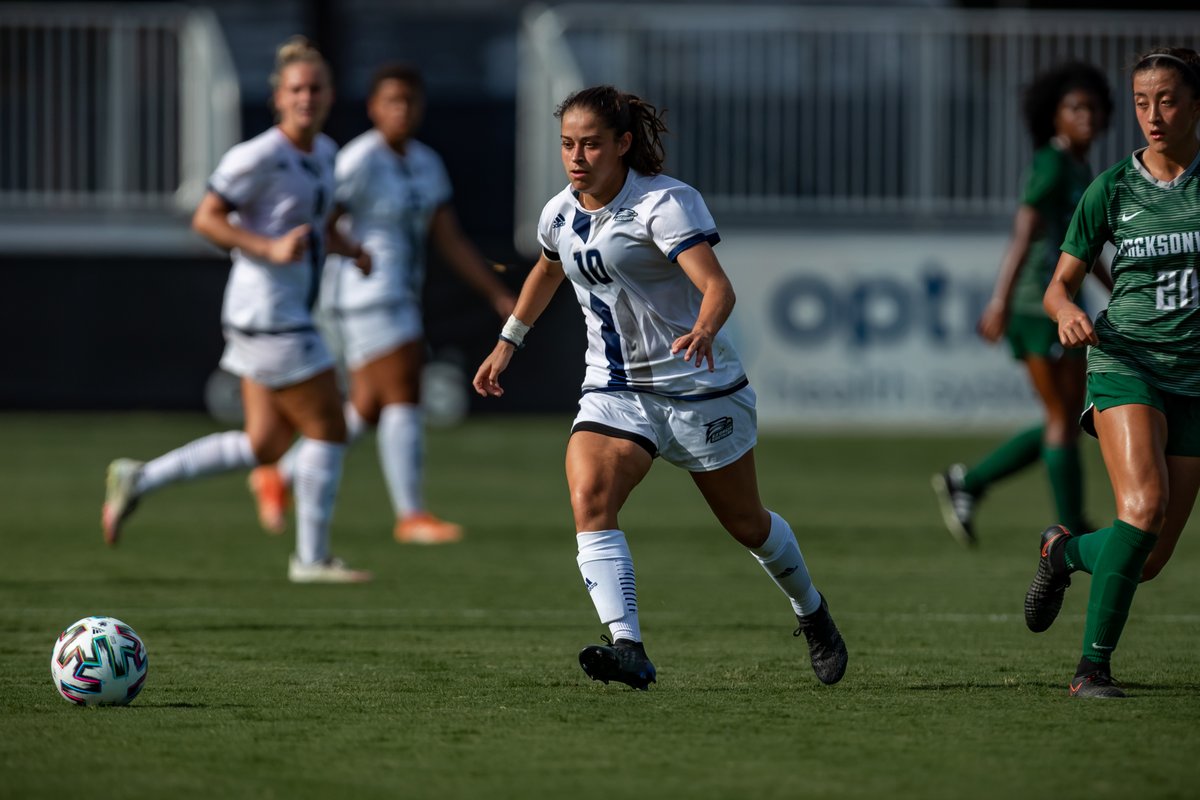 GSAthletics_WSO's tweet photo. It was a fun night for 🦅⚽️ at the GUSPYs last night!

✅ Comeback Athlete of the Year - @marcelam0211 
✅ Breakout Athlete of the Year - Sade Heinrichs
✅ Strength &amp; Conditioning Athlete of the Year - @mayazovko27 

#HailSouthern https://t.co/Hw4d0HO8hk