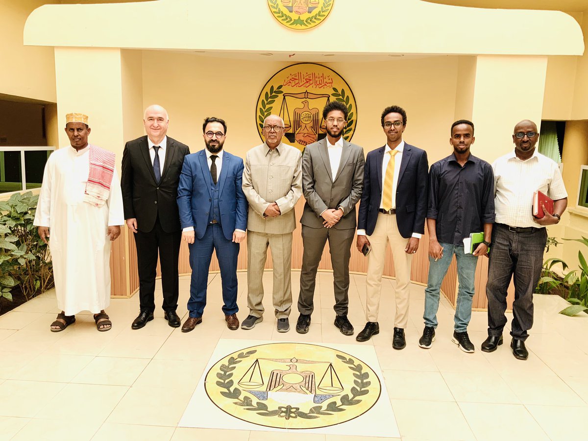 HamzaHGuled's tweet photo. Members from different respected organisations visited Somaliland to have broader information on health, education, business and updates of the Waheen market. Thanks to #Vice-President of #Somaliland Salylici Minister of Health #Gafadhi and #National Commission for High Education https://t.co/3RZ6OzdPnP