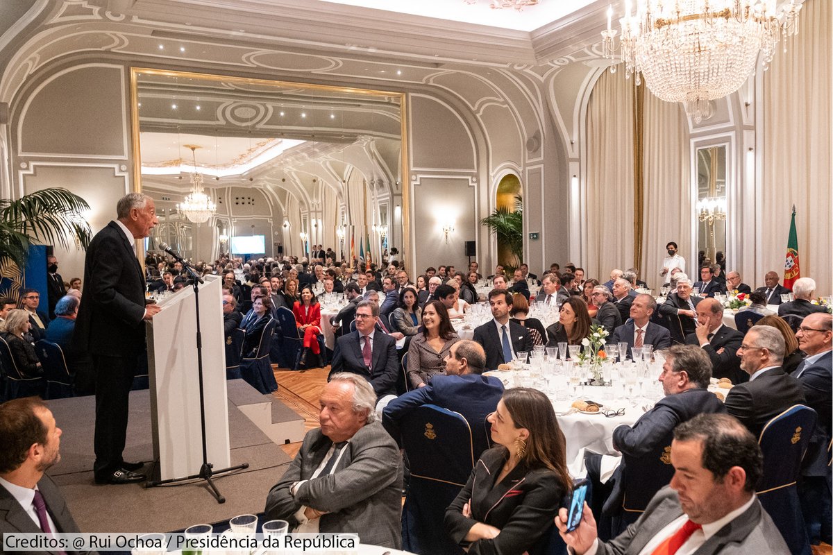 CdDiaspora's tweet photo. Presidente da República partilhou visão sobre relações Portugal / Espanha e desafios da Europa e do mundo, num jantar organizado pela Câmara Hispano Portuguesa e pelo Conselho da Diáspora Portuguesa, com a presença de 170 empresários e gestores dos dois países, em Madrid. https://t.co/N633r9R2Uk