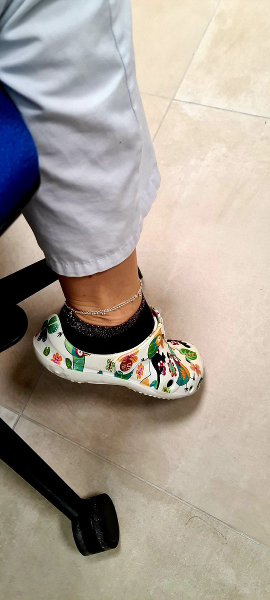 KatherineLoven's tweet photo. Black socks day! 

#Feet #NurseTwitter #sellingcontent #sockjob https://t.co/IourPkT9BF