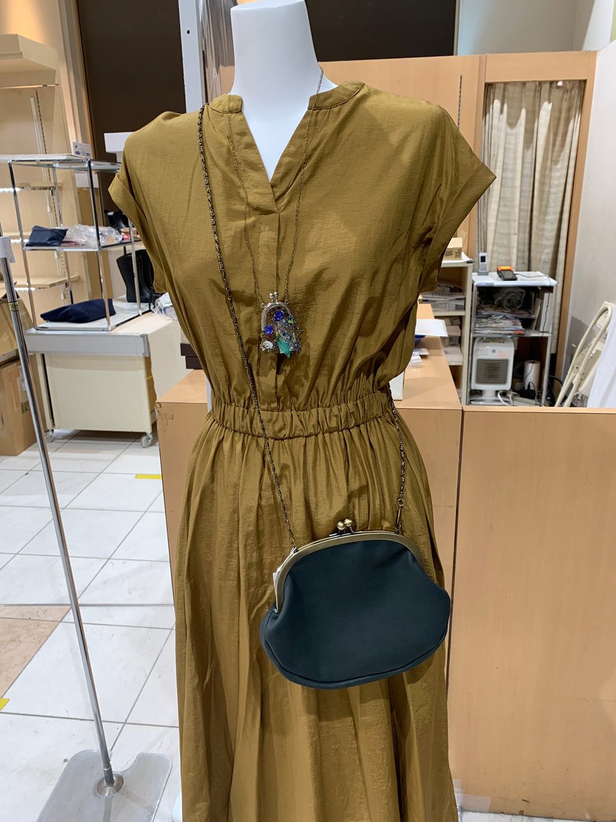 izu_miyo's tweet photo. 物凄く、ものすごく、久しぶりの出店です。
4/27から5/3まで名鉄百貨店一宮店1階ウィークリースポットにて出店します🤗
営業時間は10:00~19:30会期中は毎日店頭におります！ https://t.co/cLrptdFmfv