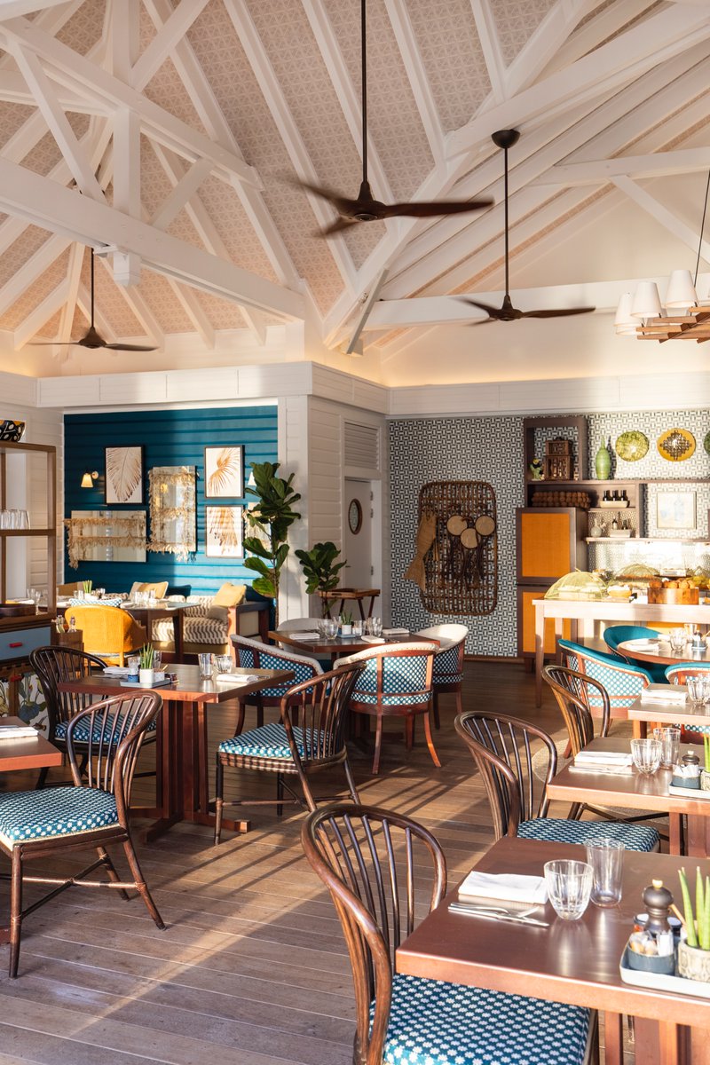 Soundtect's tweet photo. #Soundtect are delighted to share with you these beautiful new images of our printed #freestyle #acousticpanels , installed in this prestigious hotel in St Bartholemhew’s in the Bahamas.
#Stunning #sustainabledesign #hospitalitydesign 
Photo credit :-@ EmilyLab 
@iDAcoustique https://t.co/Gw0nSVBn56