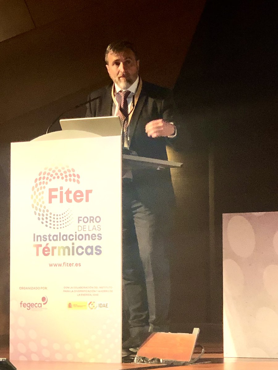 antoni_ruiz_'s tweet photo. Mesa redonda sobre las “Soluciones en el sector Residencial y Terciario” en #finter @fegeca_asoc con Alberto Jiménez, Gaspar Martin, Manuel Ruiz, Gorka Goiri y Ricardo García San José.
#eficienciaenergetica #formacion #fpdual #AntoniRuiz #Divulgador #Formacióncontinua https://t.co/ZOaUB5TKAi