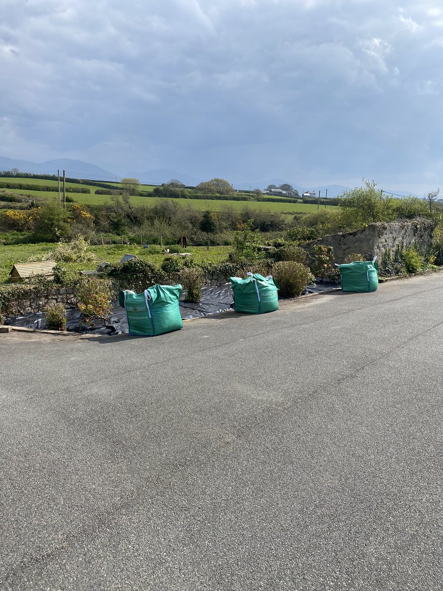 DrJGSutton's tweet photo. I wasn’t at home when @Huws_Gray Gaerwen delivered but can’t thank them enough for their considerate delivery! https://t.co/WqR6ighuhk