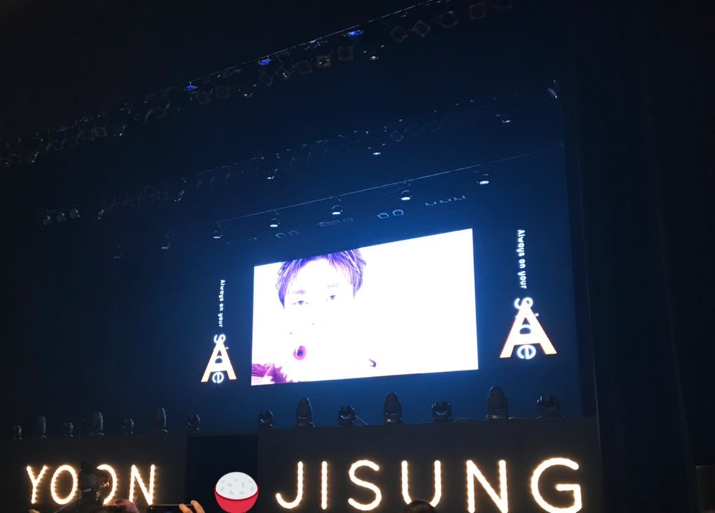 yoooon_js308's tweet photo. #내_세상_가득_윤지성으로_물들어_BLOOM
일본 팬미팅 🍚 https://t.co/bD42nW1oAM
