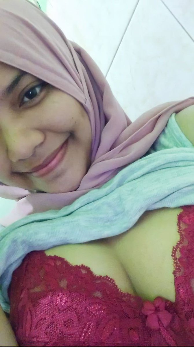 QDarkPhoenixFan's tweet photo. Ada yang tau nama ceweknya?
Cakep banget https://t.co/vrMcpkuVVt