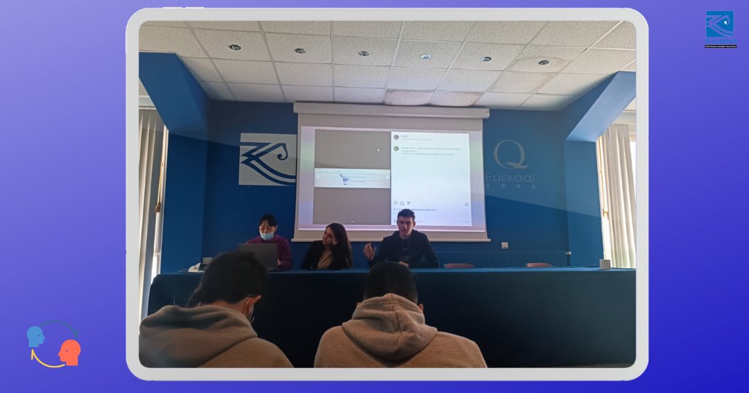 zulaibararratia's tweet photo. 🗣️ Es importante que el alumnado trabaje las #capacidades #comunicativas, que sean capaces de presentar sus proyectos y transmitirlos con eficacia al público. Lan bikaina, neska-mutilok!
#HETEL #FPEuskadi #Empleo #FormaciónProfesional #FPDual @HETELFP https://t.co/FzBUhs7hBU