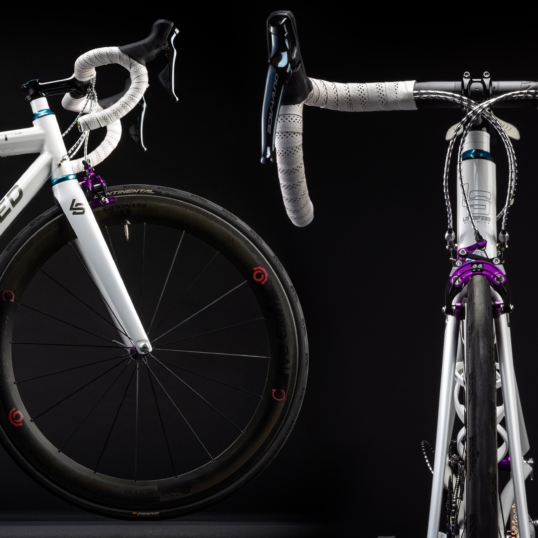 Litespeed_Bike's tweet image. You may have seen this one before - @CaneCreekUSA President and CEO, Brent Graves' Litespeedbikes T1sl displayed at @seaotterclassic

What a bike🥵
bit.ly/3y1wlOq

#LegendaryTi #TiTuesday #TitaniumTuesday